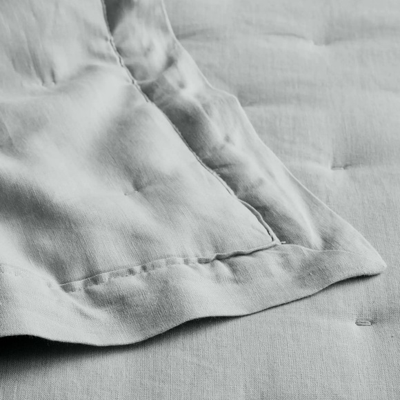 NWT QUINCE European Linen Dream Quilt King/Cal King Mist 6375 - Picture 6 of 9